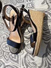 Wedge Sandals In Black Size 6