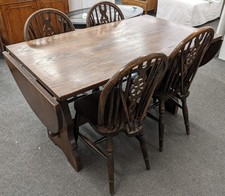 A Webber Furniture Oak Extendable Dining Table With 4 Chairs - CS W60