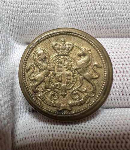 Queen victoria crest tiny - crest,