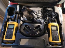Set of two Motorola T80/T80 Extreme walkie talkies, excellent condition