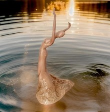 Coalport Bone China Music & Dance Cadenza Figure   Neil Welch 1999.   Height 12”