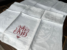 Art Nouveau half leg damask