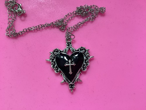 Black heart with silver - black,