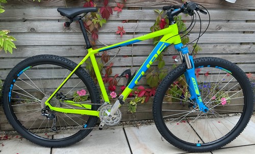 Cube aim mountain - cube, 21”