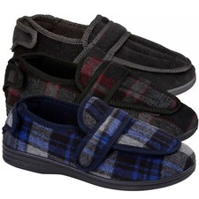 Mens Wide Fit Slippers Fitting