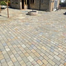 Yellow Limestone cobble setts edging patio Indian stone paving 150x150MM