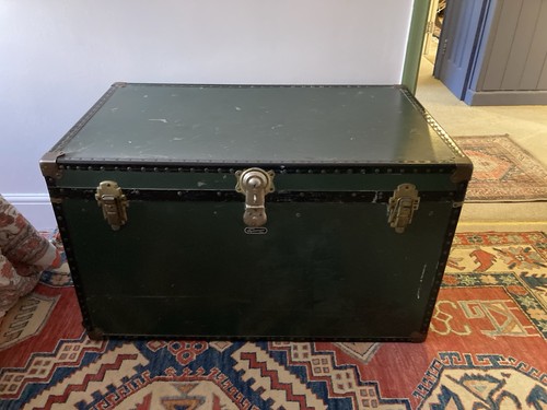 Large vintage steamer trunk - trunk, in