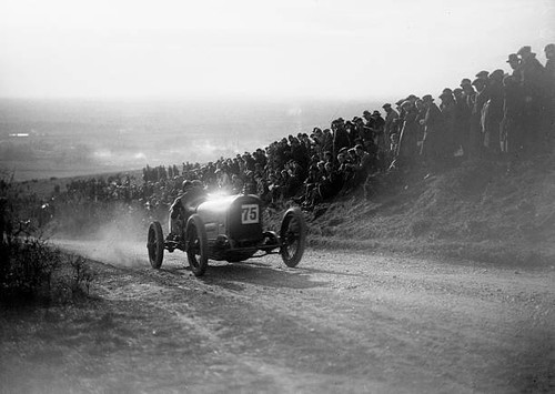 Old large motor racing - racing, photo
