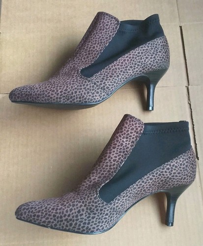Size 3 5 faux suede - m,