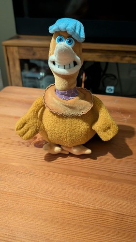 Babs the knitter chicken - knitter”,