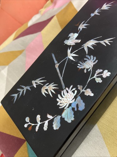 Laquered black trinket - laquered, box