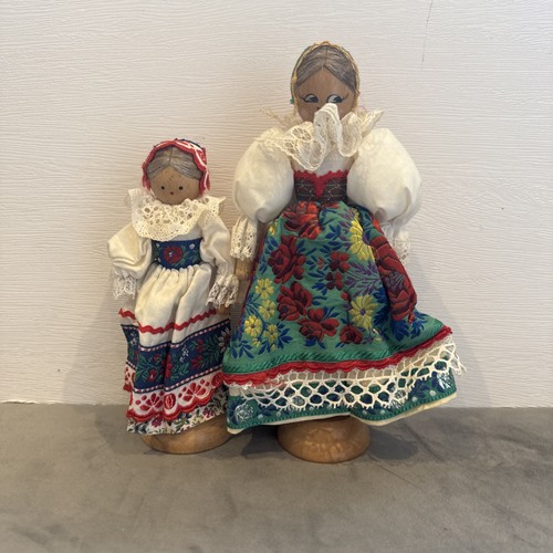 Pair vtg handmade folk art - of,