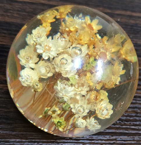 Lucite paperweight white - white, /