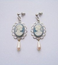 BN Vintage 1980's Blue & White Cameo Stud Earrings w/ Faux-Pearl Drop Regency