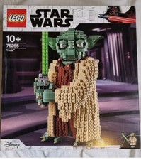 Lego Star Wars Yoda Statue