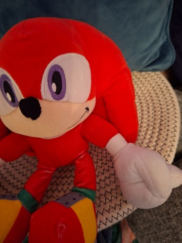Knuckles the echidna - knuckles,