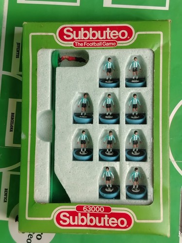 80s lightweight subbuteo ref - lightweight,