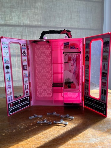 Barbie pink carry case