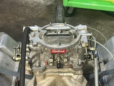 Edelbrock 600CFM Carb 4 Barrel