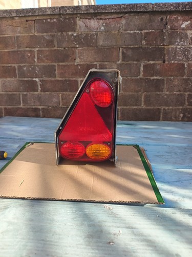 Rear tail light - light, kerb