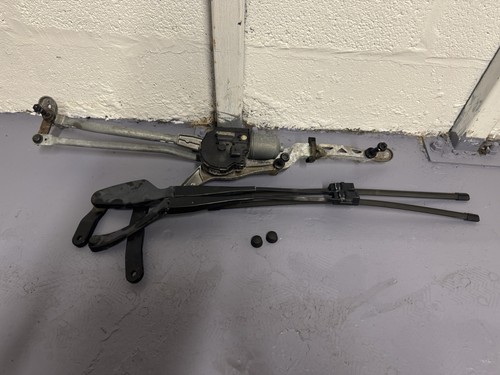 Mercedes w204 front wiper - mercedes,