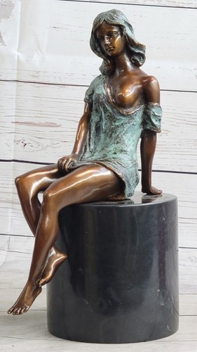 Signed deco bronze sculpture - signed,