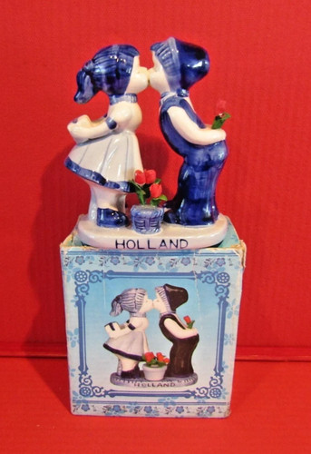 Deco holland figurine kissing - deco,