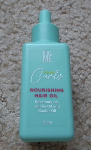 Give four curls - me, nourishing