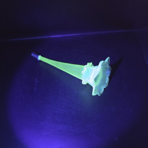 Vaseline glass epergne horn - vaseline,