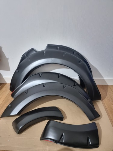 Black wide wheel arches - black,