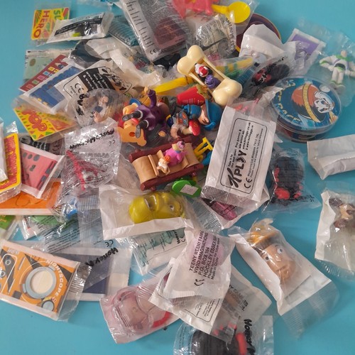 Kellogs vintage cereal toys - vintage,
