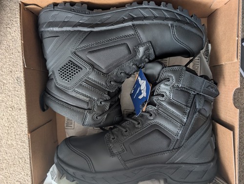 Magnum boots size brand new - 6,