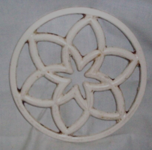 Cast iron saucepan stand - cast,