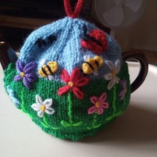 HAND KNITTED TEA COSY FOR