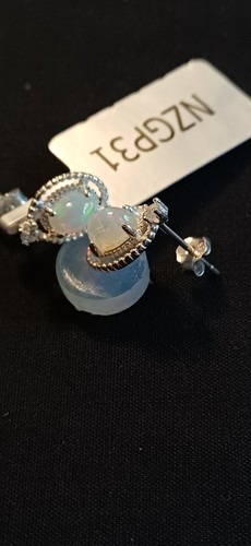 Pretty opal white zircon - white,