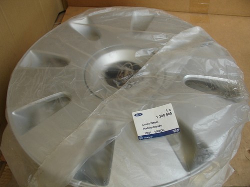 1308985 wheel trim - wheel,