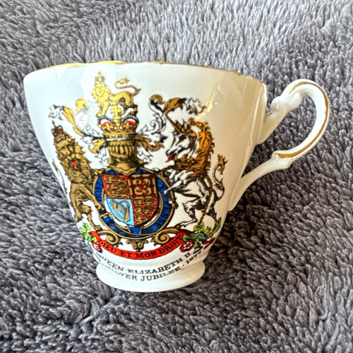 Royal albert bone china queen - royal,