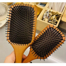 Wooden anti static hair - static,