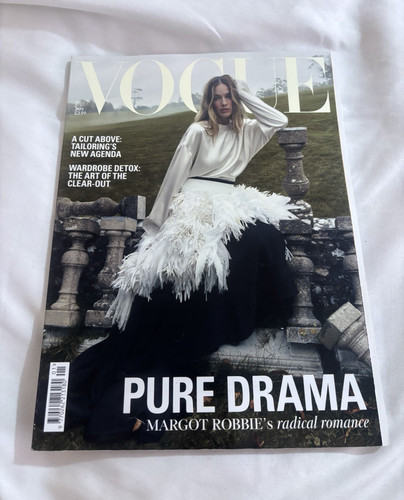 Vogue magazine pure drama - pure,