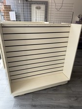 H Style Slatwall Retail Shop