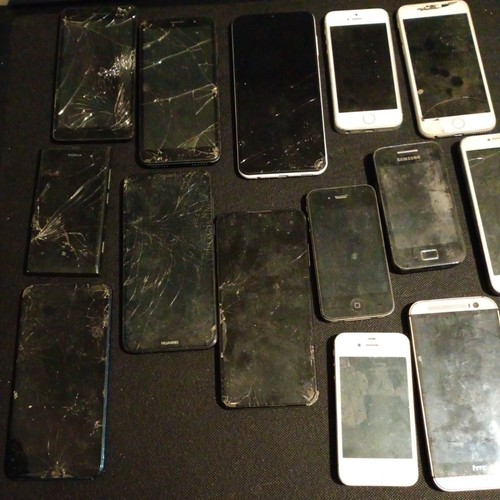 Faulty 14x old mobile phones - mobile, &