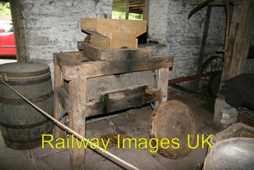 Photo rowlestone mill - -,