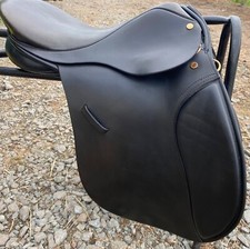 Lovely Spring tree black saddle. 16.5”. 