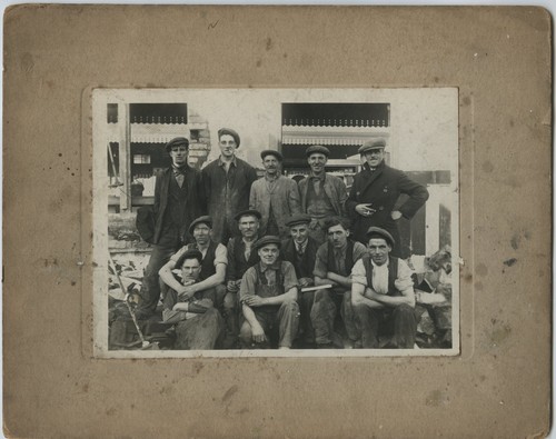 Working class men labourers - 12,