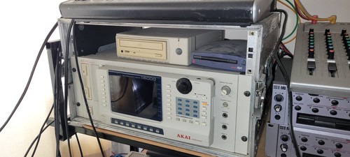 Akai s6000 sampler with hard - s6000,