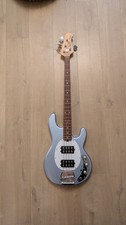 Sterling musicman stingray - by,
