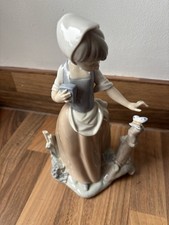 Nao By Lladro ‘Lady With A