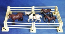 Britains 54 mm Paddock Fencing for Horses or Other Farm Animals