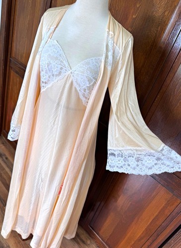 Vtg 70s miss elaine peignoir - 70s,