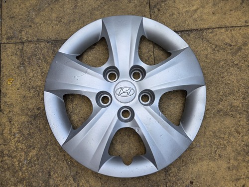 Genuine hyundai i30 bolt - genuine,